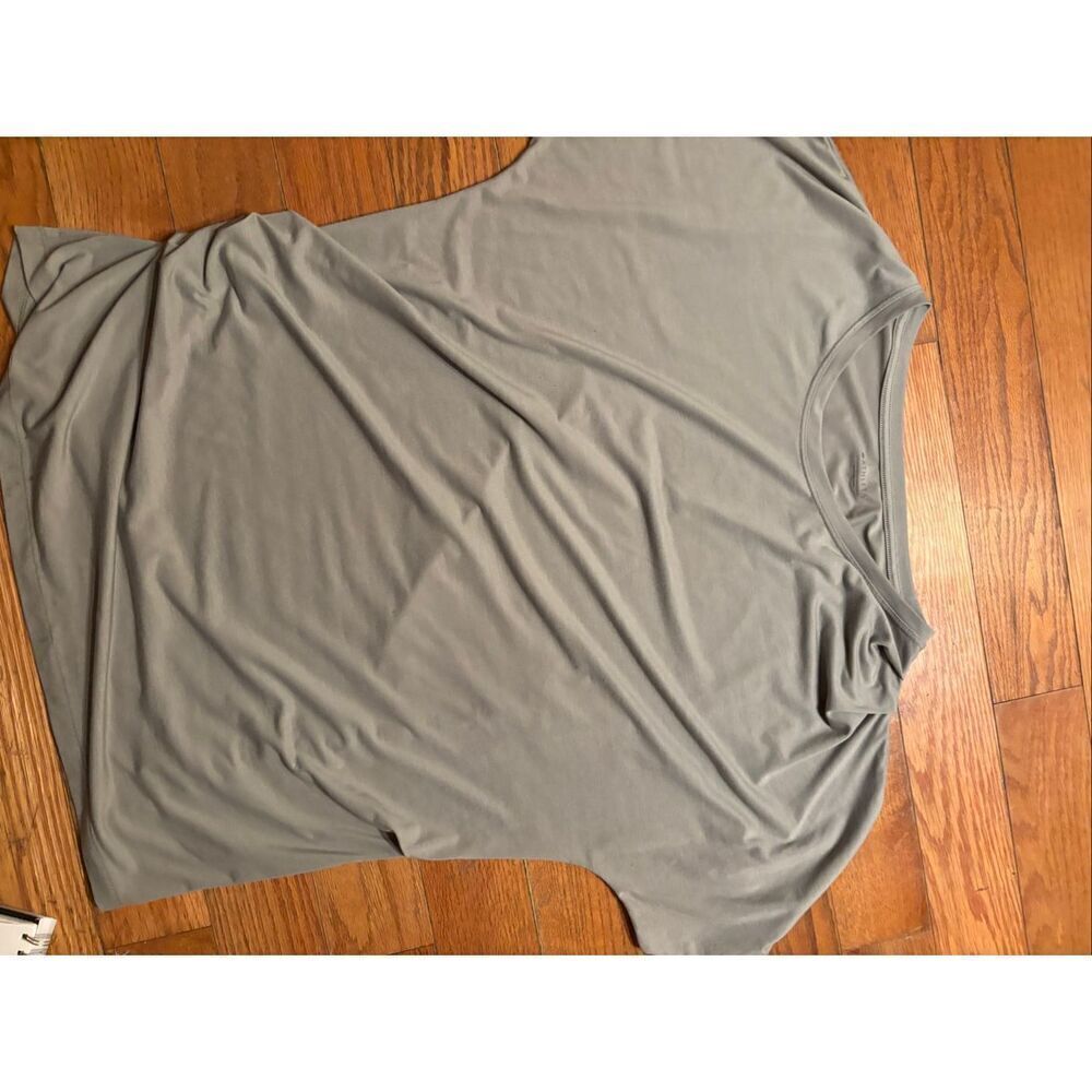 Athleta T-Shirt